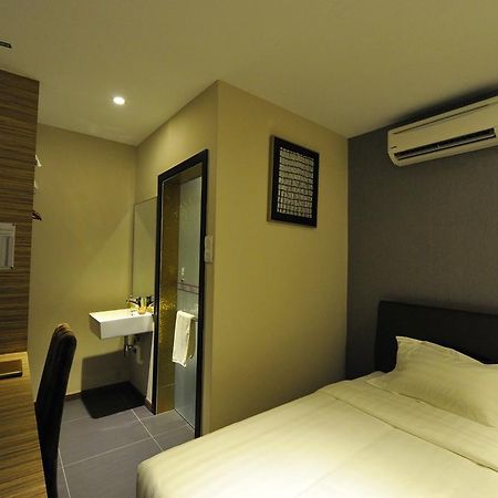 Milano Hotel Kluang Exteriör bild