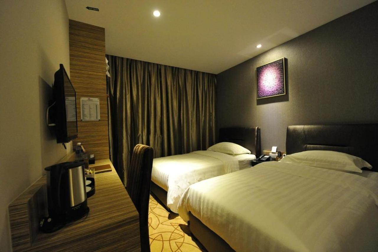 Milano Hotel Kluang Exteriör bild